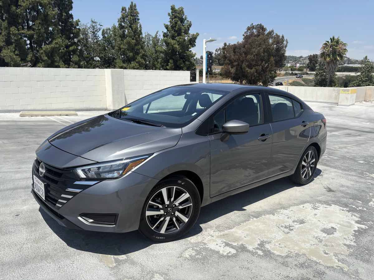 Used 2025 Nissan Versa SV FWD image 2