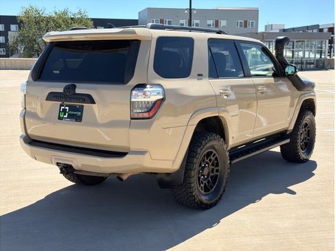 Used 2017 Toyota 4Runner SR5 Premium AWD/4WD image 8