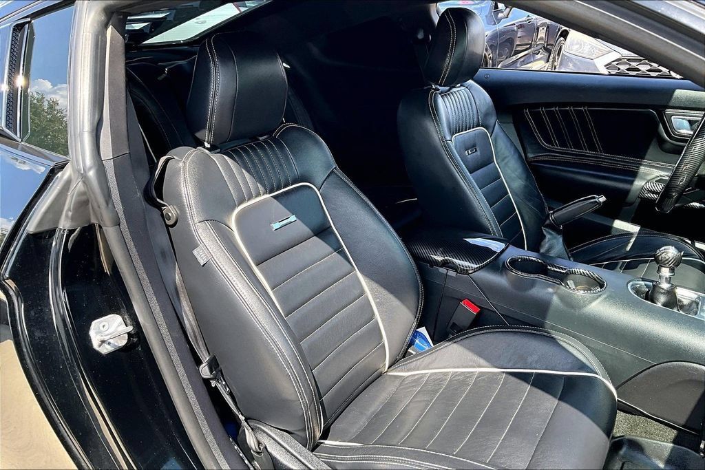 Used 2018 Ford Mustang GT RWD image 8