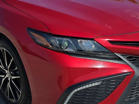 Used 2024 Toyota Camry SE w/ Convenience Package FWD image 26