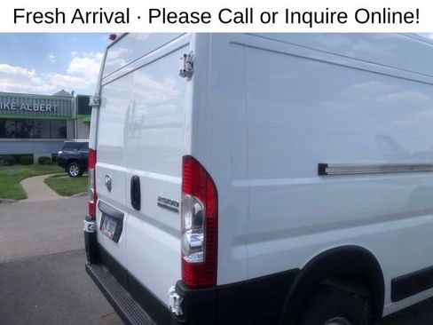 Used 2024 RAM ProMaster 2500 w/ Convenience Group FWD image 4