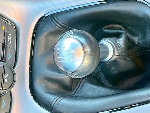 Used 2022 Dodge Challenger R/T image 17