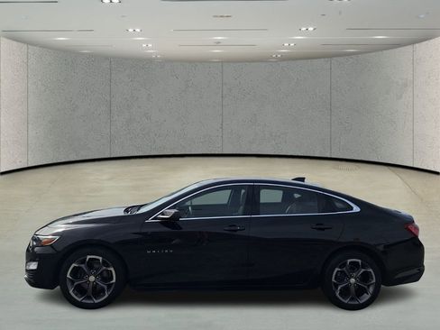 Used 2021 Chevrolet Malibu LT image 2