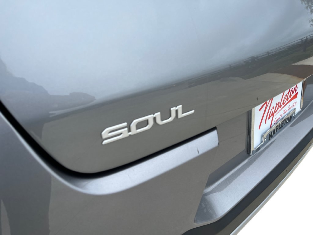 Used 2025 Kia Soul LX w/ LX Technology Package FWD image 30