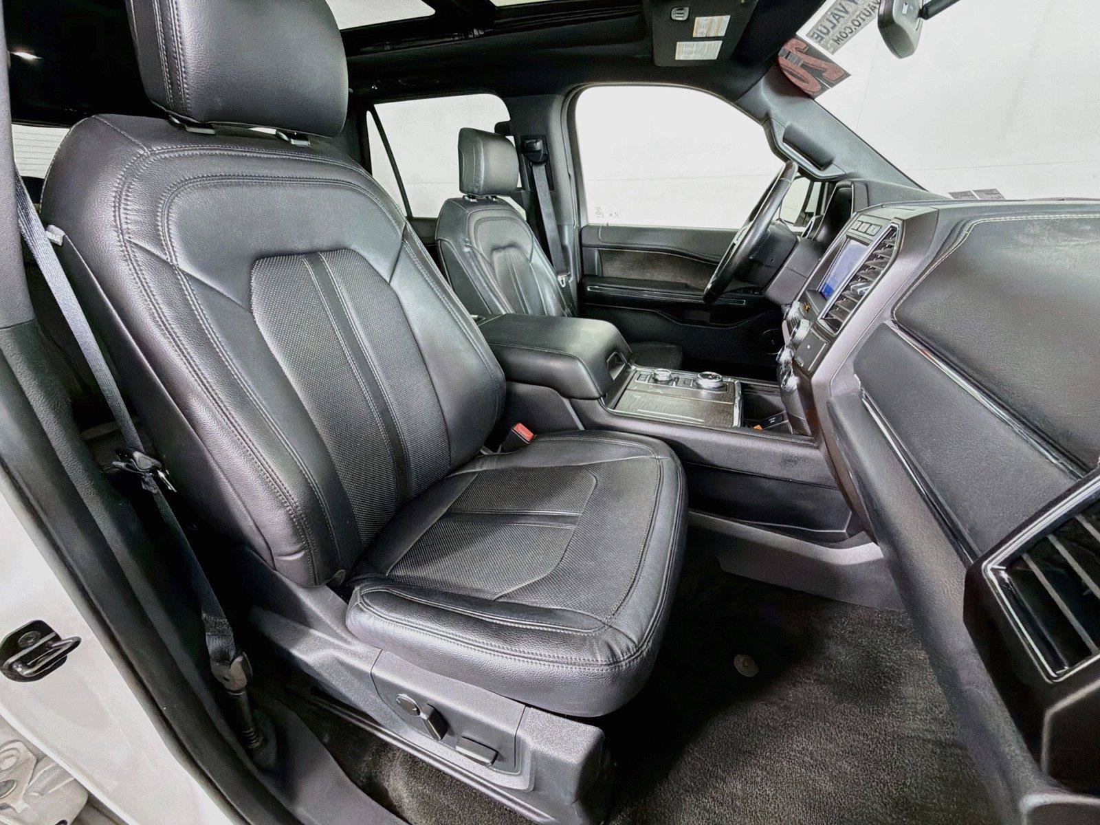 Used 2020 Ford Expedition Limited w/ Equipment Group 302A AWD/4WD image 32