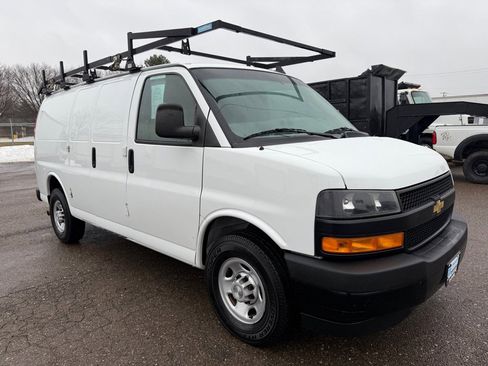 Used 2020 Chevrolet Express 2500 w/ Driver Convenience Package image 3