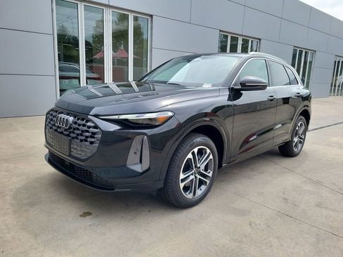 Used 2025 Audi Q5 Premium w/ Convenience Package image 9