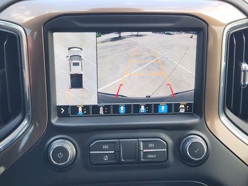 Used 2021 Chevrolet Silverado 1500 High Country w/ Technology Package AWD/4WD image 19