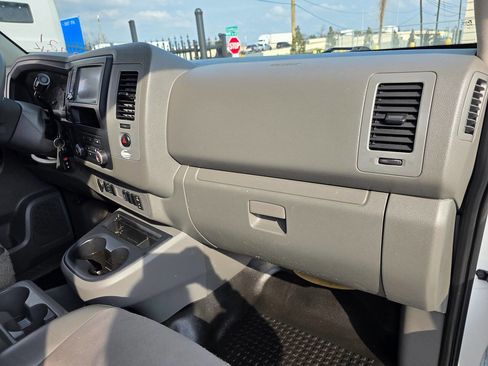 Used 2021 Nissan NV 2500 SV image 19
