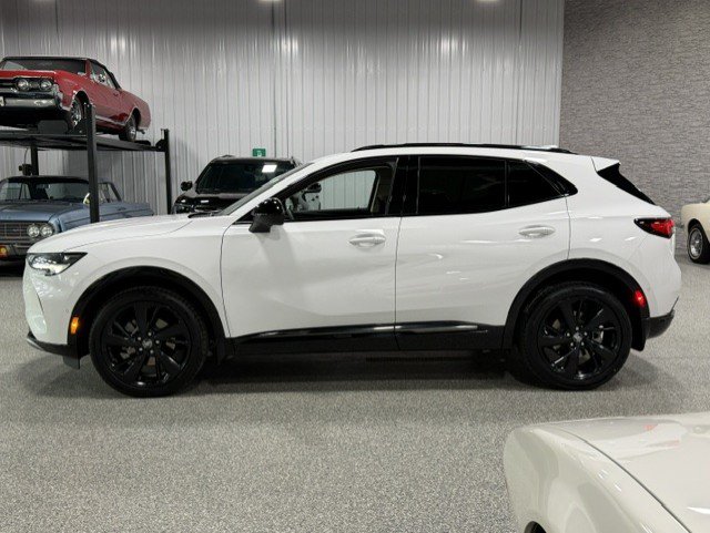 Certified 2022 Buick Envision Essence w/ Technology Package II AWD/4WD image 2