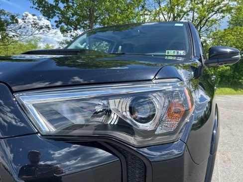 Used 2024 Toyota 4Runner TRD Off-Road Premium w/ TRD Black Wheel Package (TMS) AWD/4WD image 11