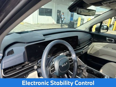 Used 2025 Kia Carnival SX Prestige FWD image 30