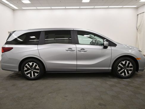 Certified 2025 Honda Odyssey EX-L image 9