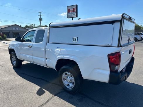 Used 2021 Toyota Tacoma SR image 5