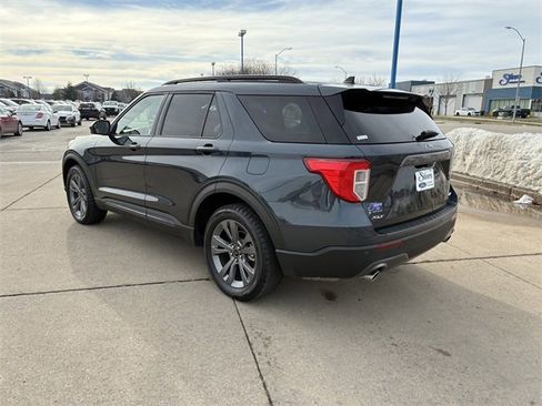 Certified 2022 Ford Explorer XLT w/ Equipment Group 202A image 7