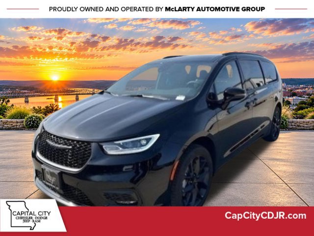 New 2026 Chrysler Pacifica Select w/ S Appearance Package AWD/4WD image 2