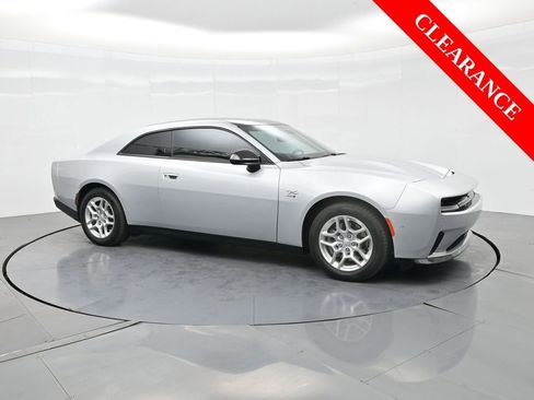 Used 2025 Dodge Charger R/T w/ Quick Order Package 25M R/T image 4
