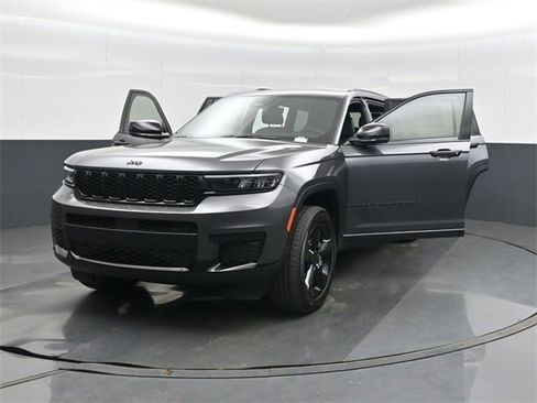 New 2025 Jeep Grand Cherokee L Altitude image 51
