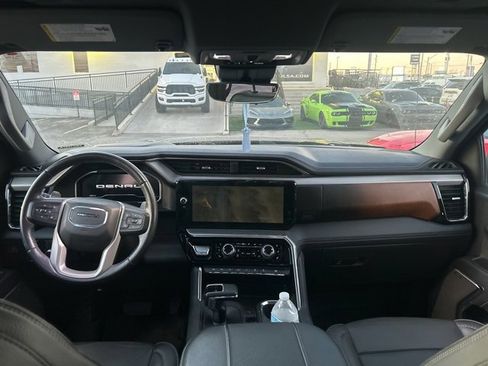Used 2023 GMC Sierra 1500 Denali w/ Technology Package image 11