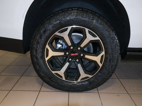 New 2026 GMC Yukon XL AT4 w/ AT4 Premium Plus Package AWD/4WD image 38