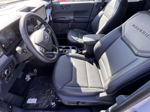 New 2025 Ford Maverick Lariat w/ Black Appearance Package image 17