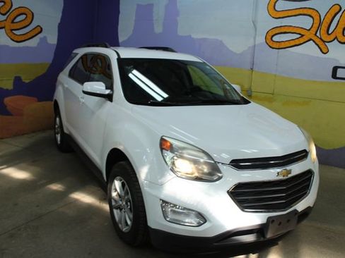 Used 2016 Chevrolet Equinox LT FWD image 2