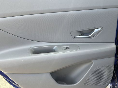 Used 2023 Hyundai Elantra SEL FWD image 8