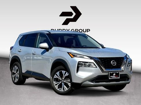 Used 2023 Nissan Rogue SV image 1