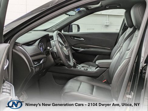 Used 2022 Cadillac XT4 Sport w/ Enhanced Visibility Package AWD/4WD image 3