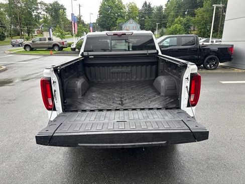 Used 2023 GMC Sierra 1500 AT4 w/ AT4 Premium Package AWD/4WD image 9