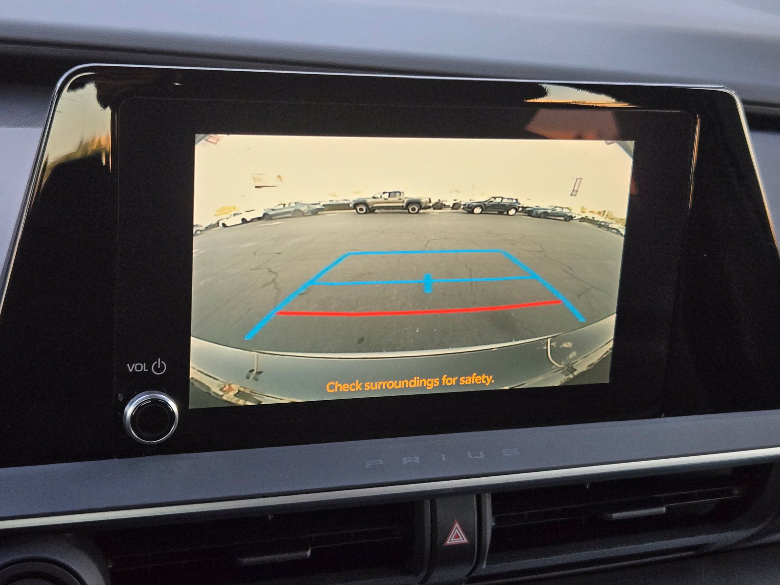 Used 2025 Toyota Prius LE FWD image 14