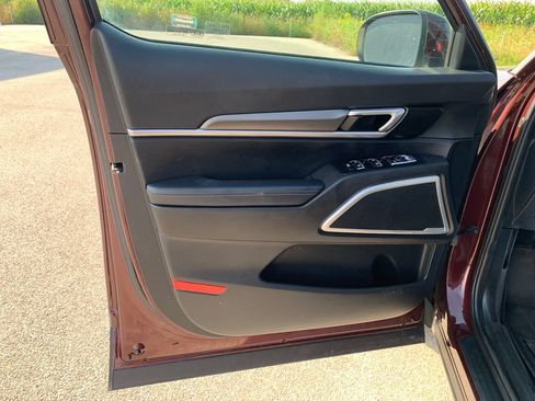 Used 2020 Kia Telluride LX AWD/4WD image 16
