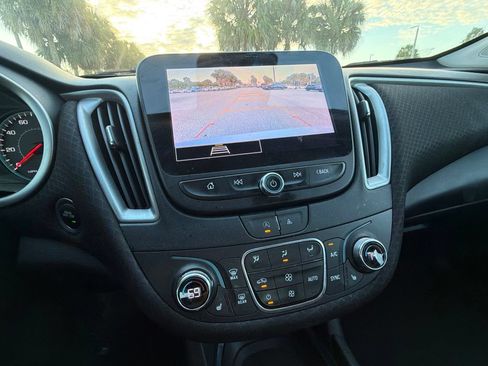 Used 2023 Chevrolet Malibu LT w/ Driver Confidence Package FWD image 9