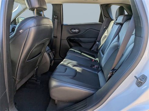 Used 2021 Jeep Cherokee Latitude Plus image 13