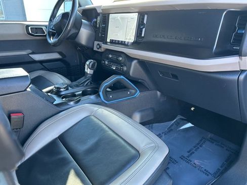Used 2023 Ford Bronco Wildtrak image 11