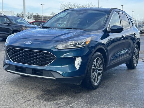 Used 2020 Ford Escape SEL image 3