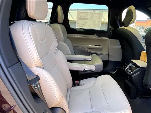 New 2026 Volvo EX90 Plus AWD/4WD image 27