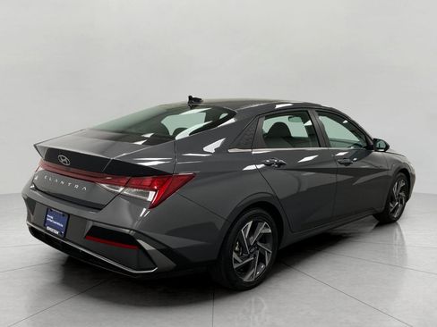 Certified 2025 Hyundai Elantra SEL image 3