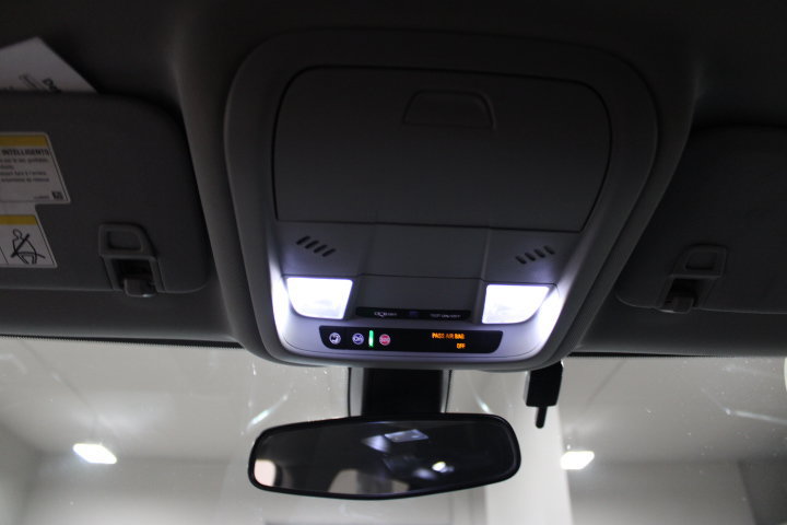 Used 2018 Chevrolet Equinox LT FWD image 39