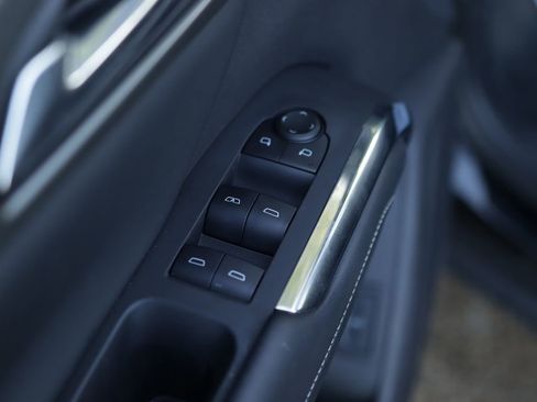 Used 2025 Chevrolet Traverse LT w/ Sun and Wheel Package FWD image 28