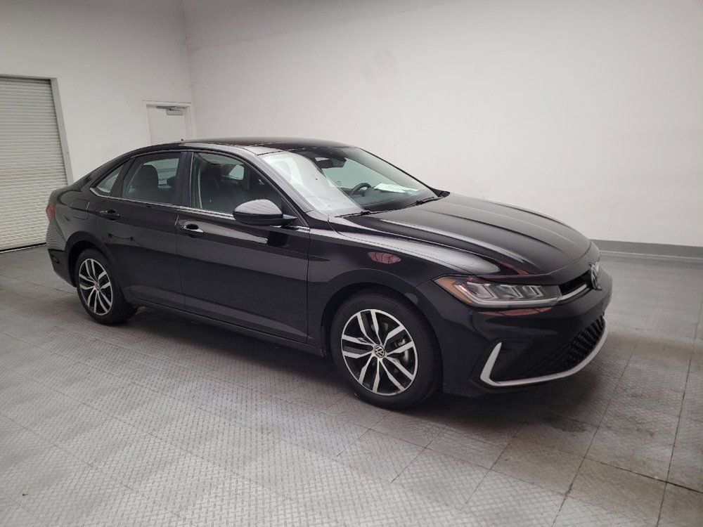 Used 2025 Volkswagen Jetta SE FWD image 11