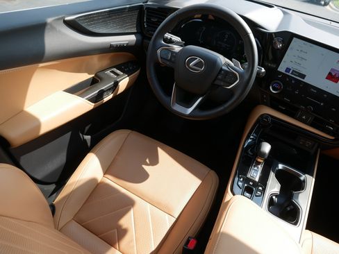 Used 2025 Lexus NX 450h+ AWD w/ Towing Package (2000 Lbs) image 9