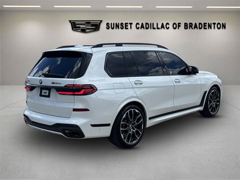 Used 2025 BMW X7 M60i AWD/4WD image 3