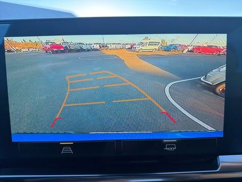 Used 2025 Chevrolet Silverado 1500 LT image 16