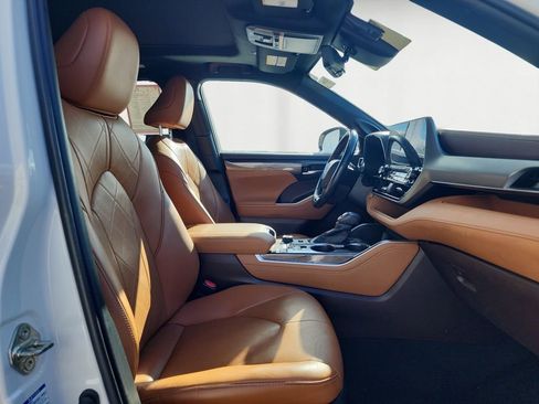 Certified 2020 Toyota Highlander Platinum image 15