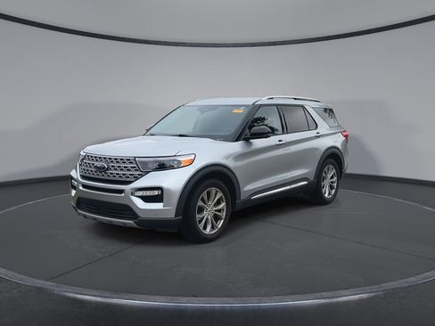 Used 2022 Ford Explorer Limited w/ Equipment Group 301A RWD image 4