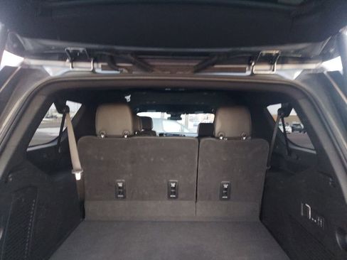 Used 2025 Chevrolet Suburban Premier image 22