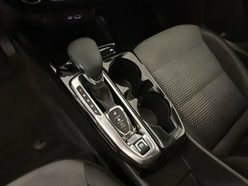 Used 2025 Chevrolet Trax LT FWD image 20