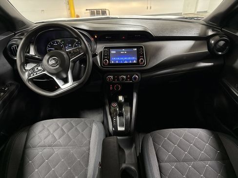 Used 2018 Nissan Kicks S FWD image 10