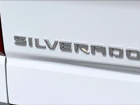 Used 2025 Chevrolet Silverado 1500 Custom Trail Boss AWD/4WD image 27